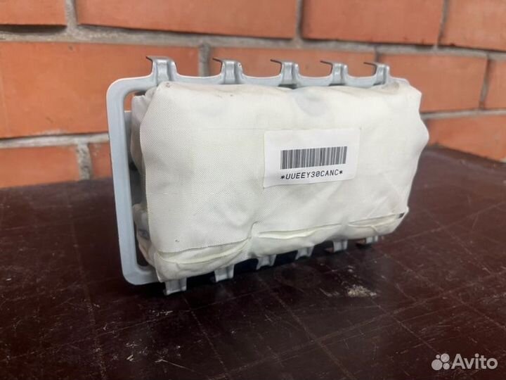 Подушка безопасности пассажира Mitsubishi