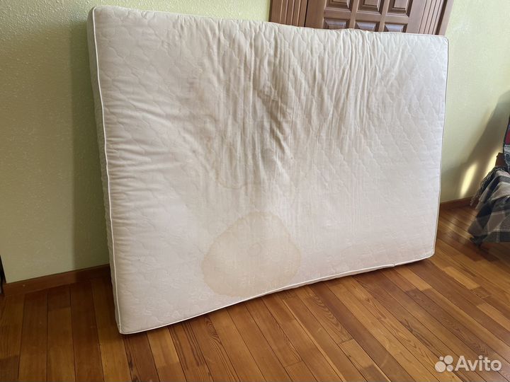 Итальянский журнальный столик и кровать