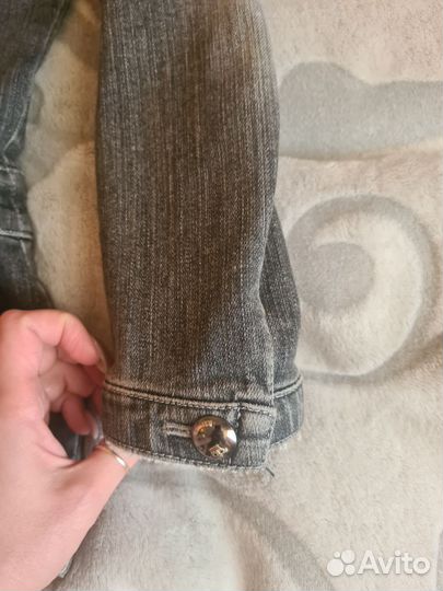 Джинсовая куртка escada