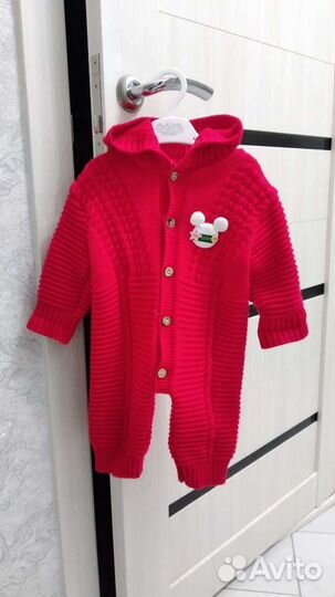 Вязаный комбинезон с шапкой