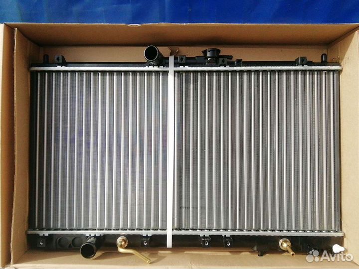 Радиатор mitsubishi galant 2.4 USA автомат 98-04