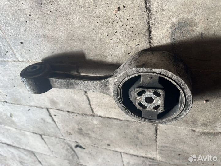 Опора двигателя задняя Skoda Fabia 1.4