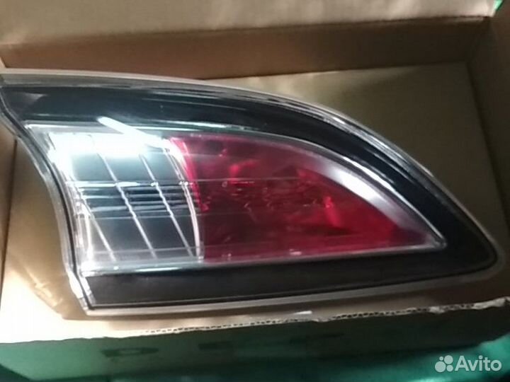 Фонарь внутренний левый Мазда 3 хэчбек