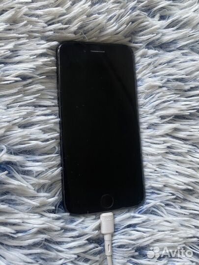 Телефон iPhone 7
