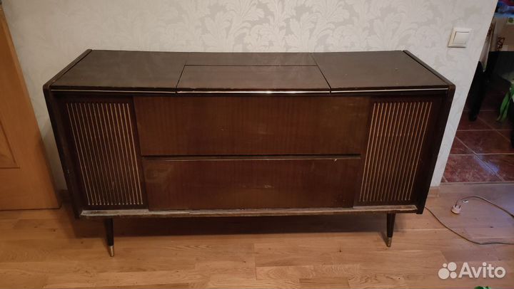 Винтажная стерео консоль Grundig KS760 U AM/FM/SW