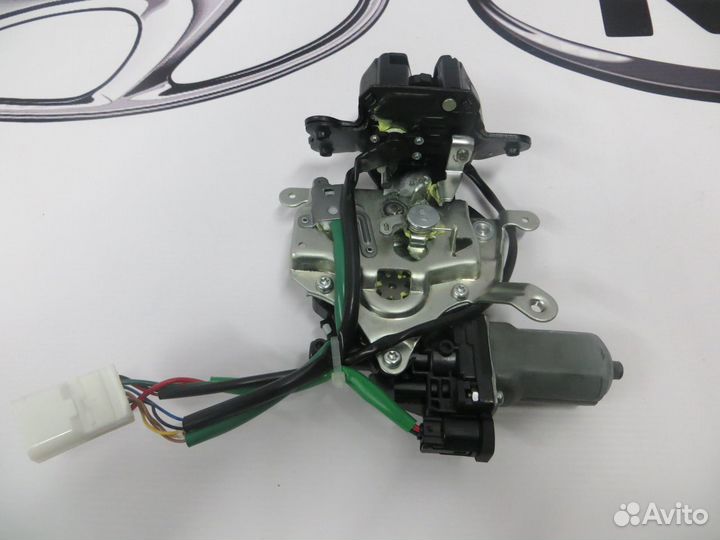 Замок крышки багажника Mitsubishi Outlander III