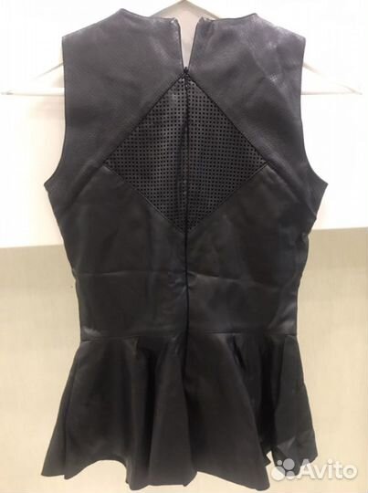 Женская кожаная жилетка