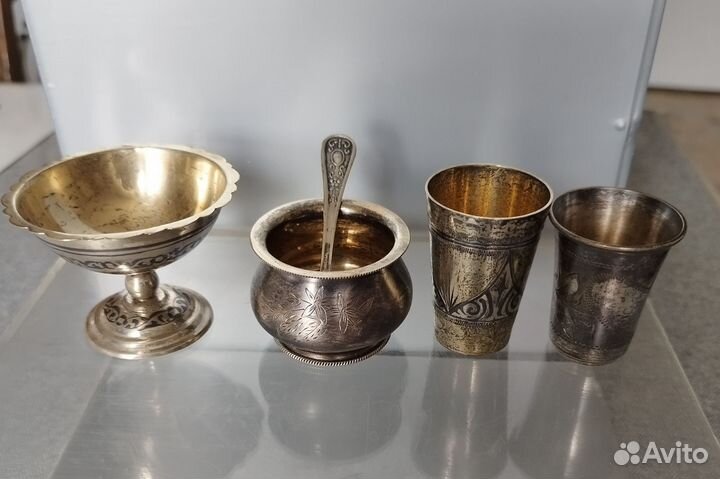 Посуда и предметы из серебра