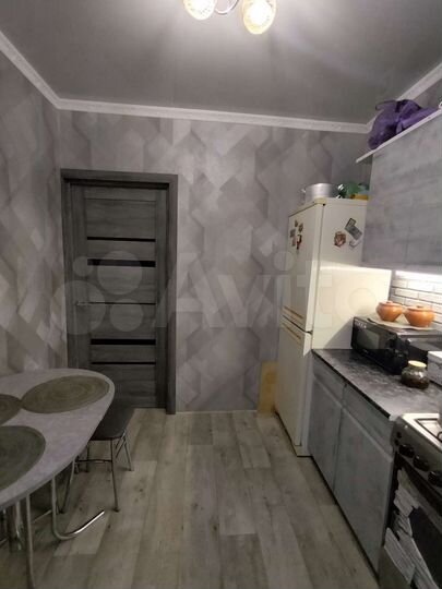 2-к. квартира, 43 м², 1/3 эт.