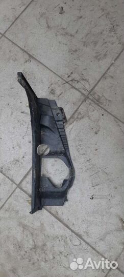 Накладка багажника Л. Toyota LC200/2017