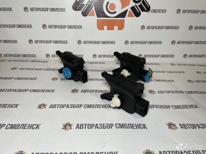 Моторчик заслонки отопителя Skoda Octavia