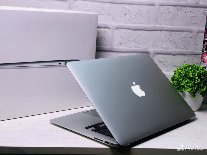 Ноутбук Apple MacBook Air 13/SSD/Core-i5