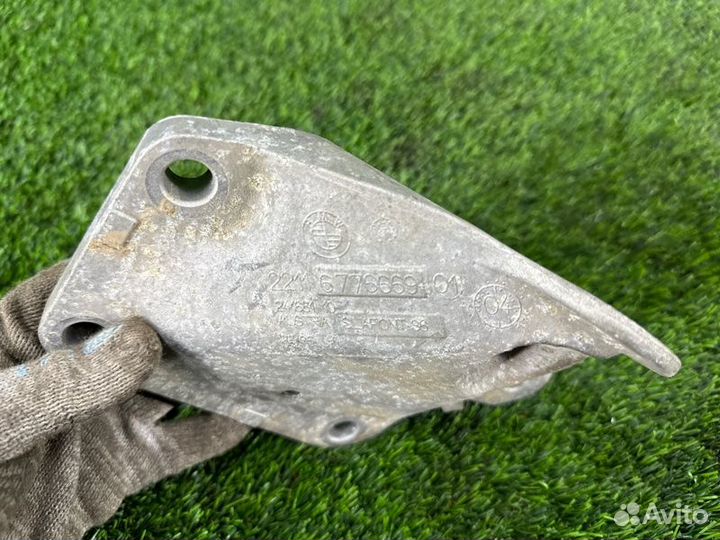 Кронштейн двигателя передний левый Bmw 5 E60