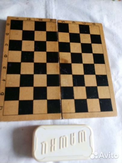 Доска и шашки