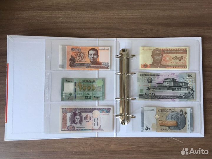Альбом с банкнотами 30 стран мира