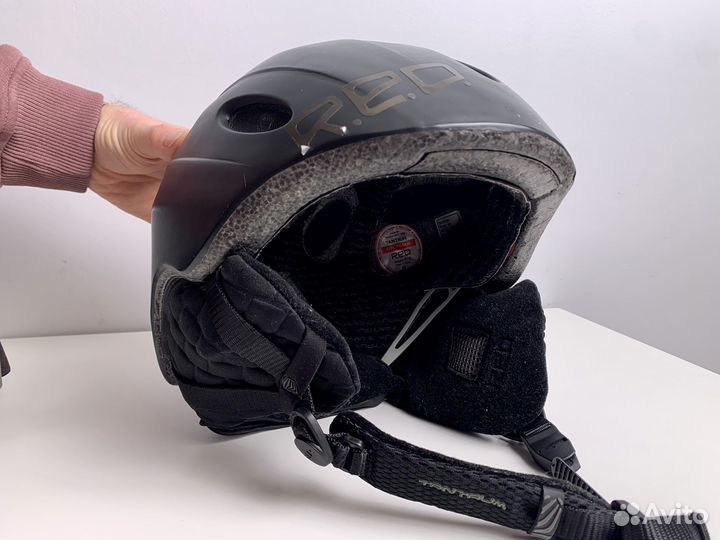 Шлем сноубордический Red Tantrum от Burton черный