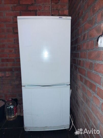 Холодильник атлант бу