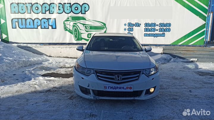 Накладка торпедо боковая правая Honda Accord 8 772