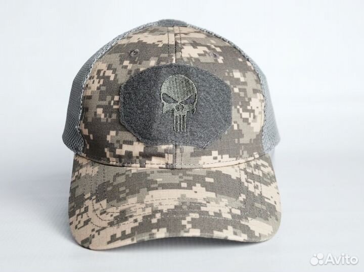 Спортивная легкая бейсболка