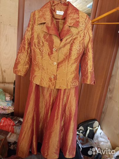 Костюм женский