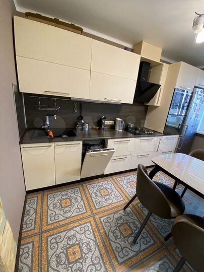 3-к. квартира, 72 м², 9/9 эт.