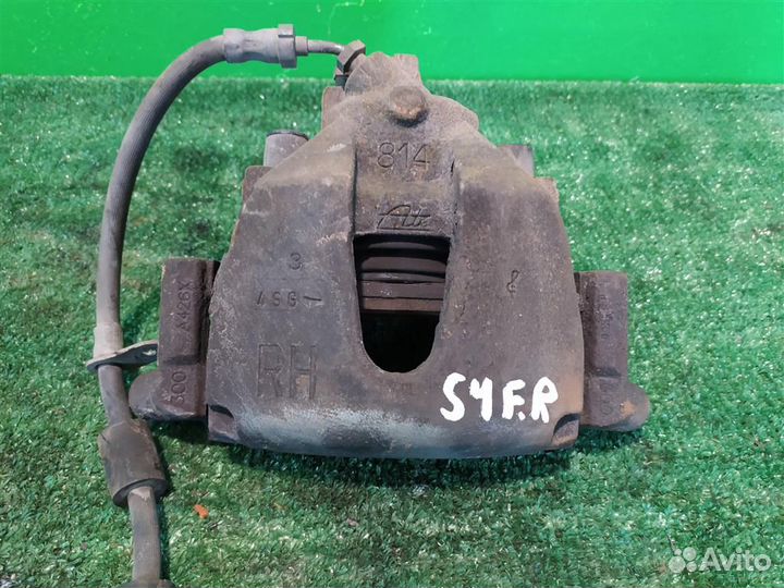 Суппорт тормозной передний правый Ford Focus 3 (C