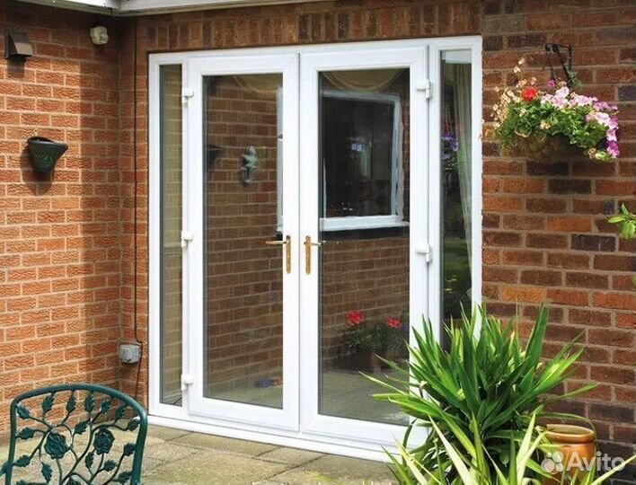 Двери входные пластиковые белые