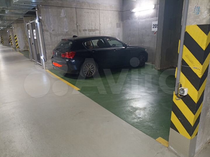 Машиноместо, 27 м²