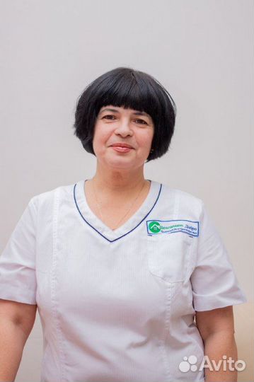 Сиделка для пожилого человека с медицинским уходом