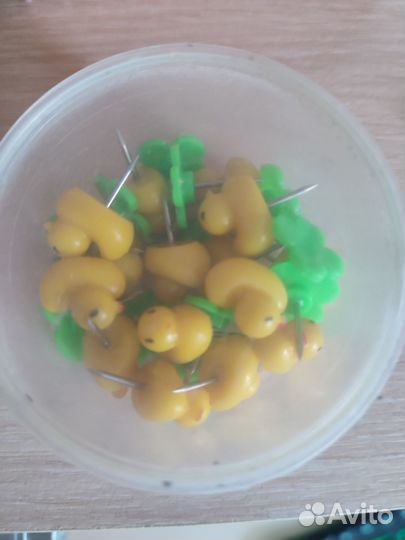 Канцелярские кнопки