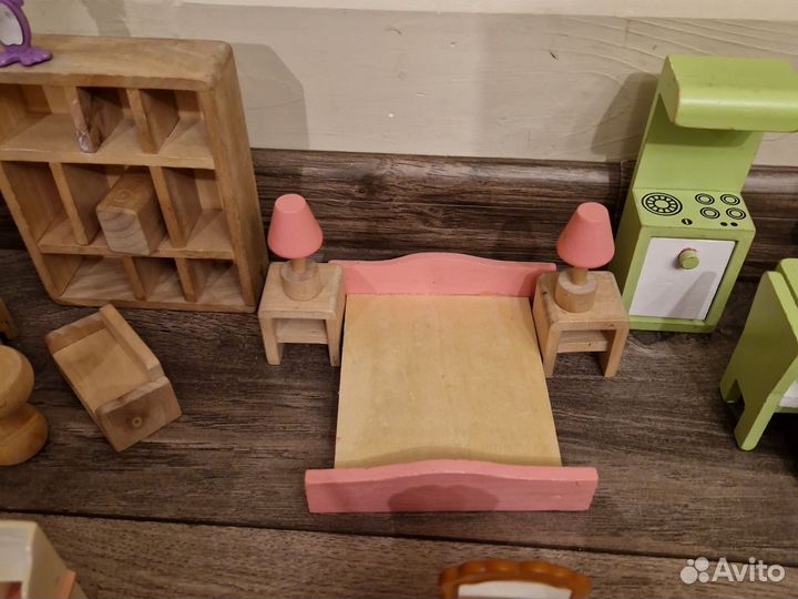 Деревянная мебель для кукол