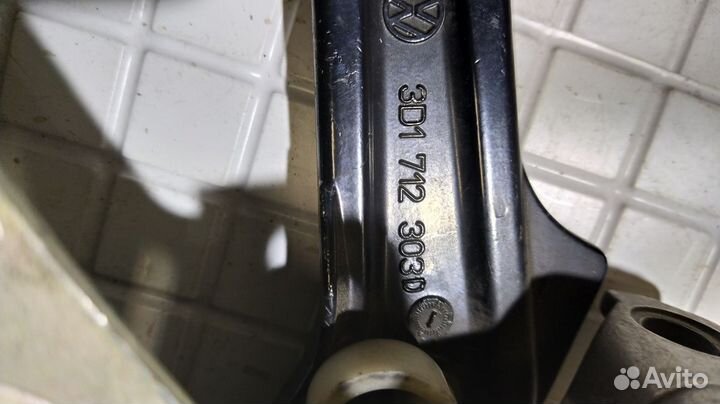 Рычаг стояночного тормоза Volkswagen Phaeton