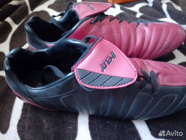 Футбольный бутсы