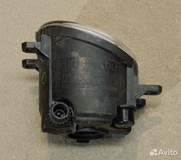 Фара противотуманная передняя левая Toyota RAV4