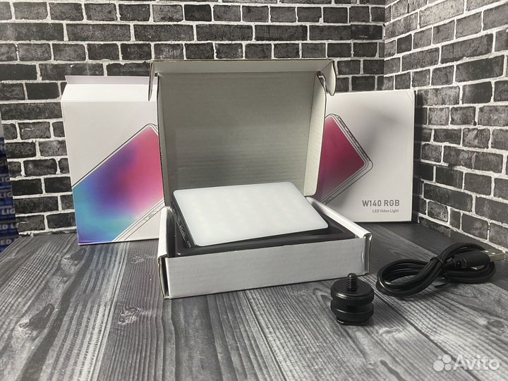 RGB Свет накамерный W140