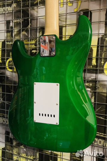 Электрогитара под Fender + Аксессуар