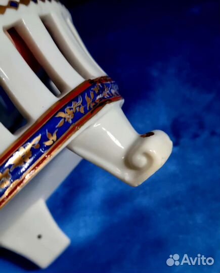 Винажная фарфоровая ваза