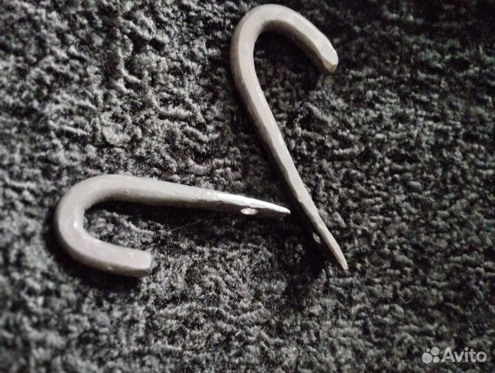 Крючки кованые настенные