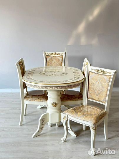 Кухонный стол и стулья