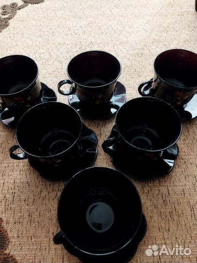 Набор кофейных чашек с блюдцами