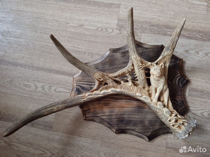 Панно на стену из лосиного рога волк