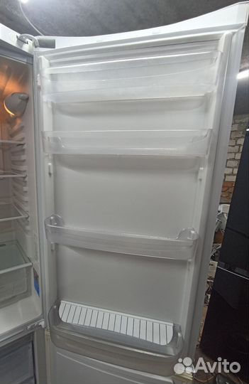 Холодильник Indesit