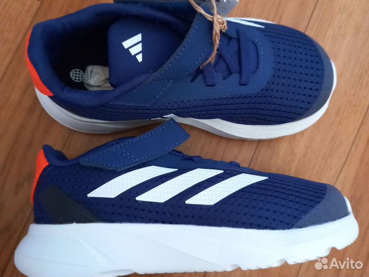 Кроссовки Adidas новые