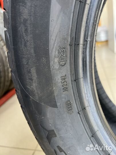 Pirelli Powergy 215/55 R17 98Y