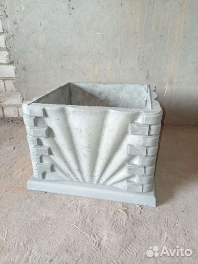 Бетонные вазоны