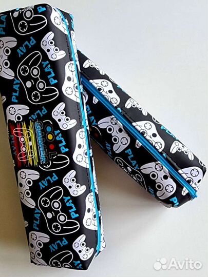 Пенал школьный с надписями маленький чёрный