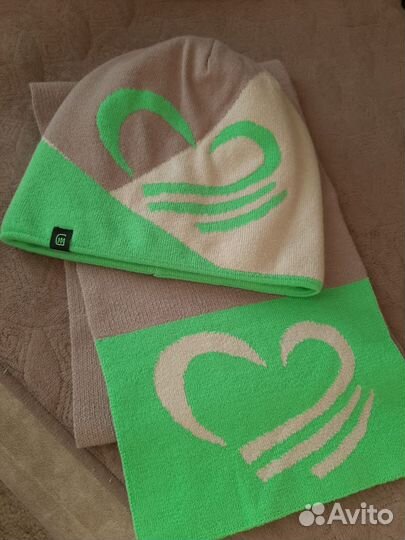 Комплект шапка и шарф для женщин