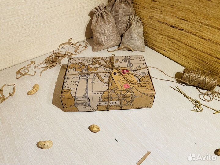 Подарочные и самосборные крафт коробки