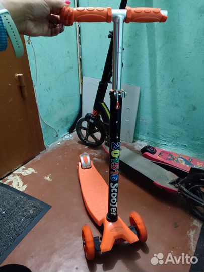 Самокат трехколесный
