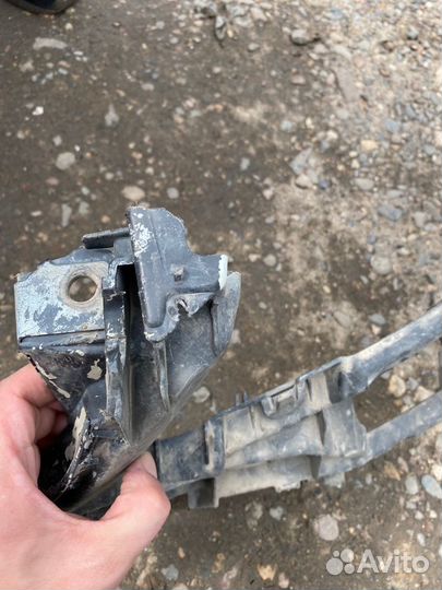 Каркас бампера левый Mercedes-Benz C-Class W204